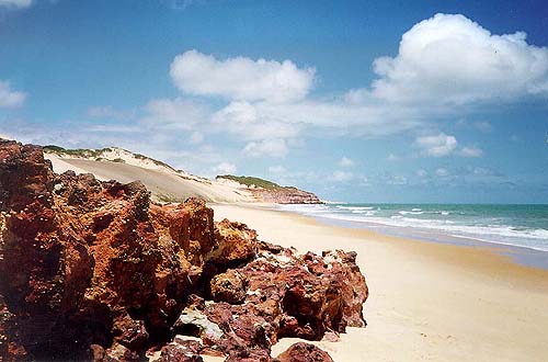 This picture shows the north end of Cotovelo Beach